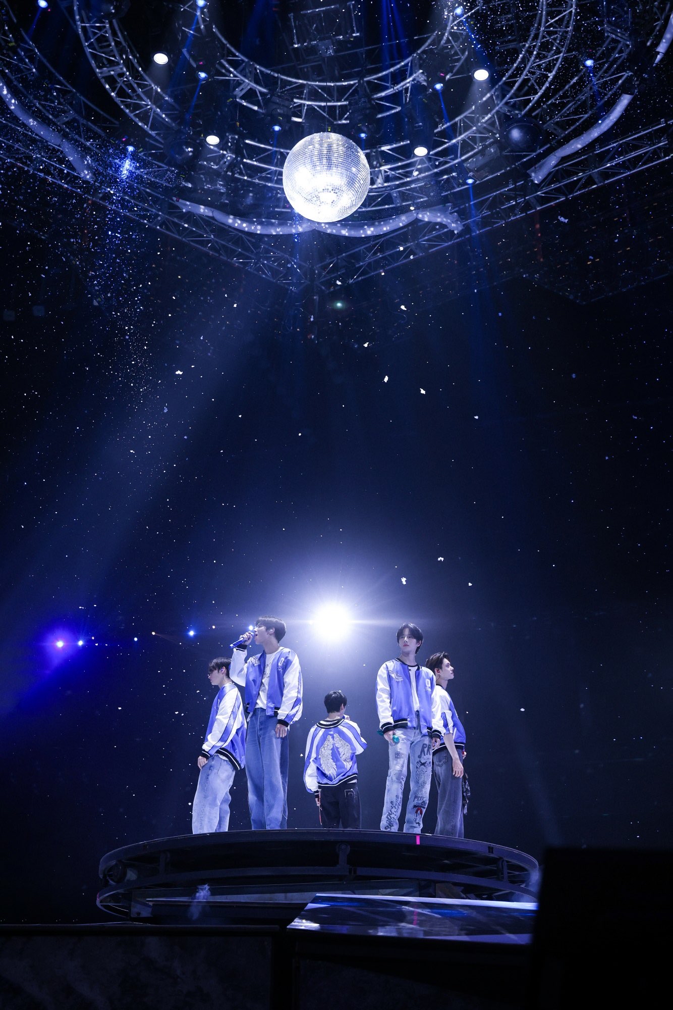 A moment captured by TOMORROW X TOGETHER's fan