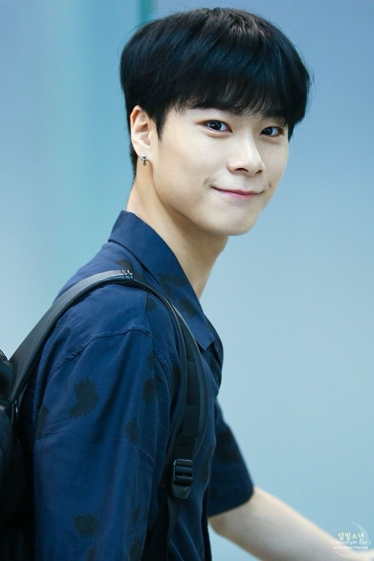 A moment captured by Moonbin (ASTRO)'s fan