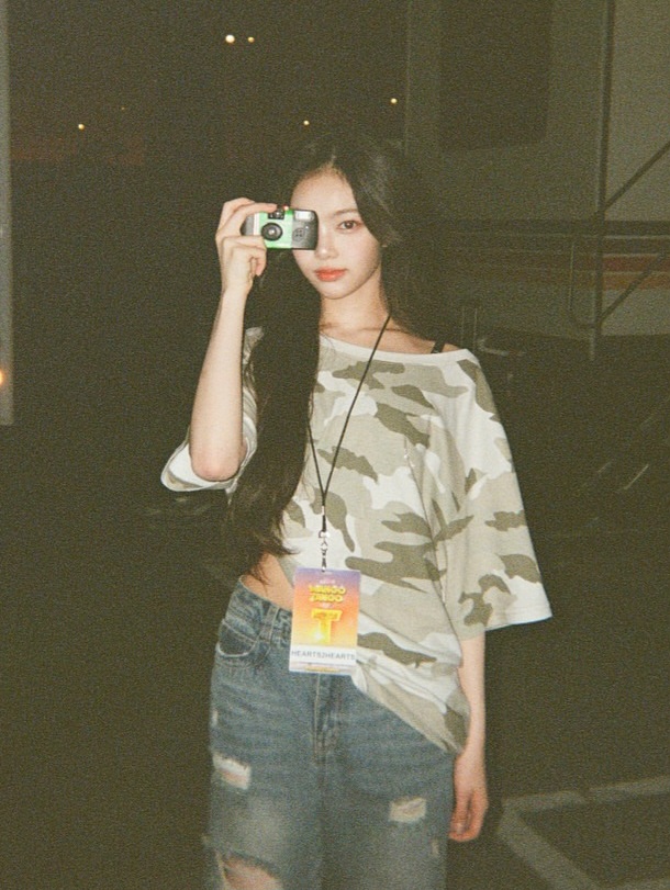A moment captured by Ian (Hearts2Hearts)'s fan