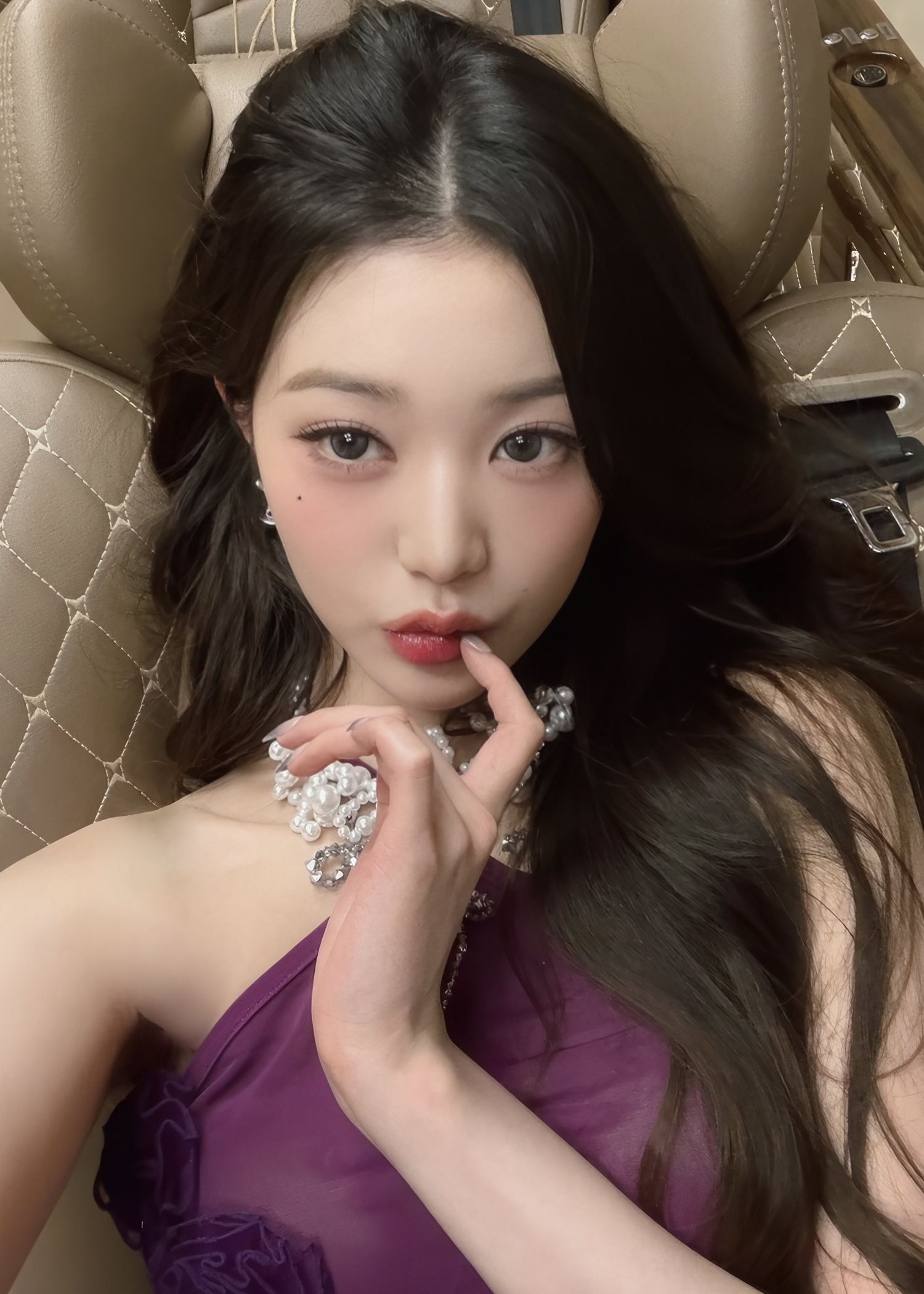 Behind-the-scenes cut of Jang Wonyoung (IVE)