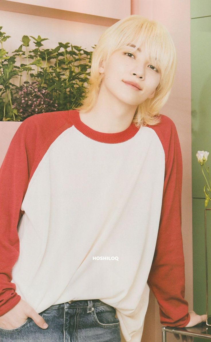 Recent activity shot of Jeonghan (SEVENTEEN)