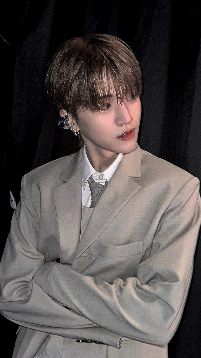 Fandom-recommended wallpaper image of Riwoo (BOYNEXTDOOR)