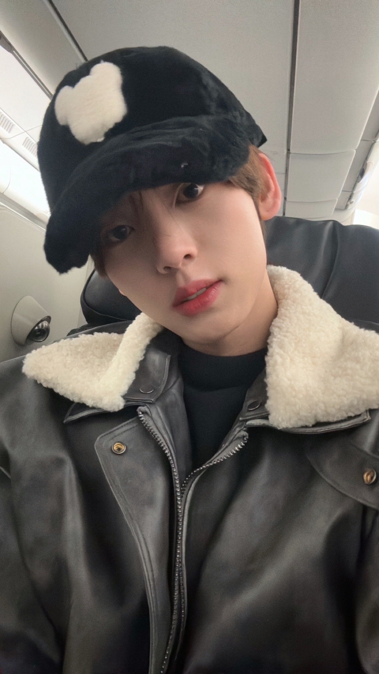 Recent activity shot of Han Yujin (ZEROBASEONE)