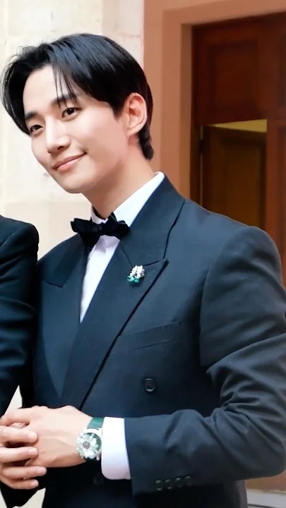 Behind-the-scenes cut of Junho (2PM)