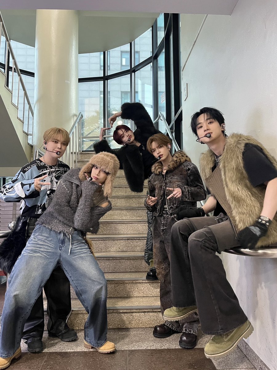 Latest photo of VERIVERY