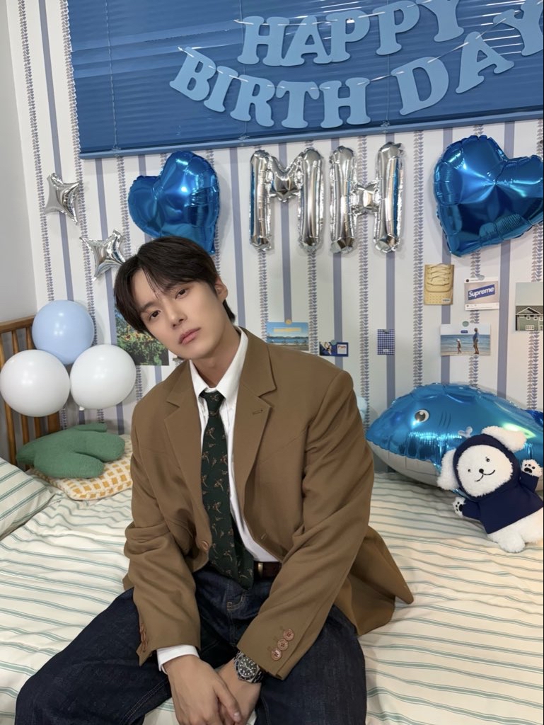 Behind-the-scenes cut of Minhyuk (MONSTA X)