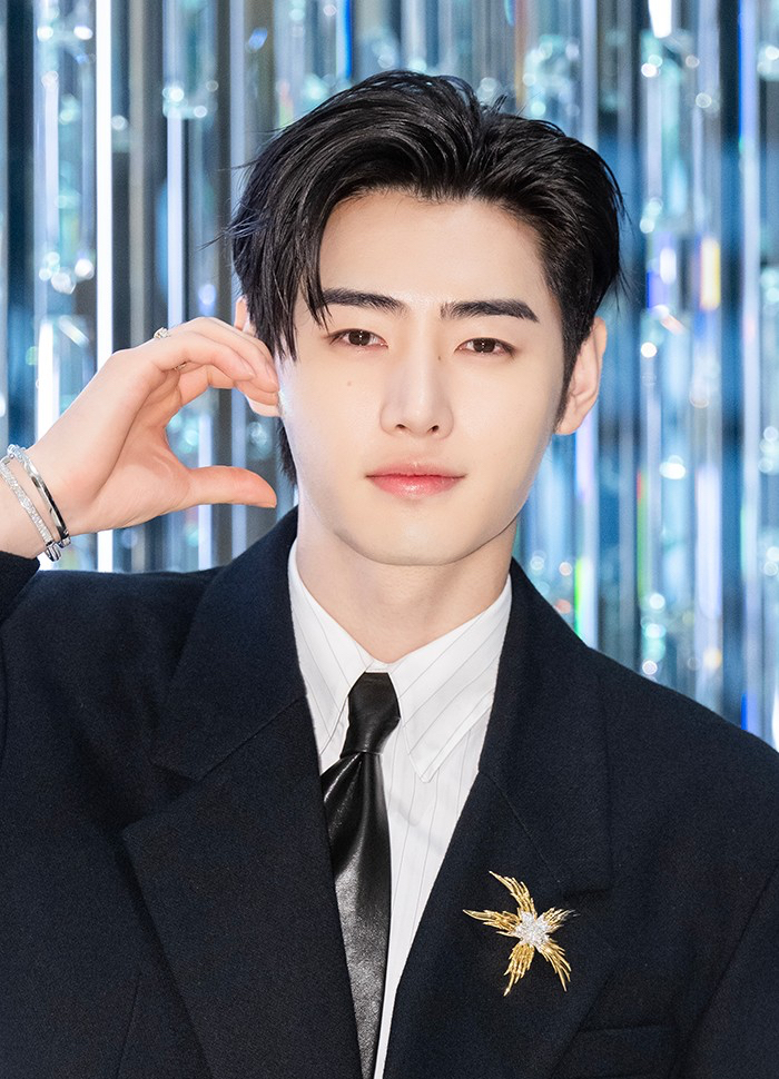 성훈 (ENHYPEN) 최근 활동샷