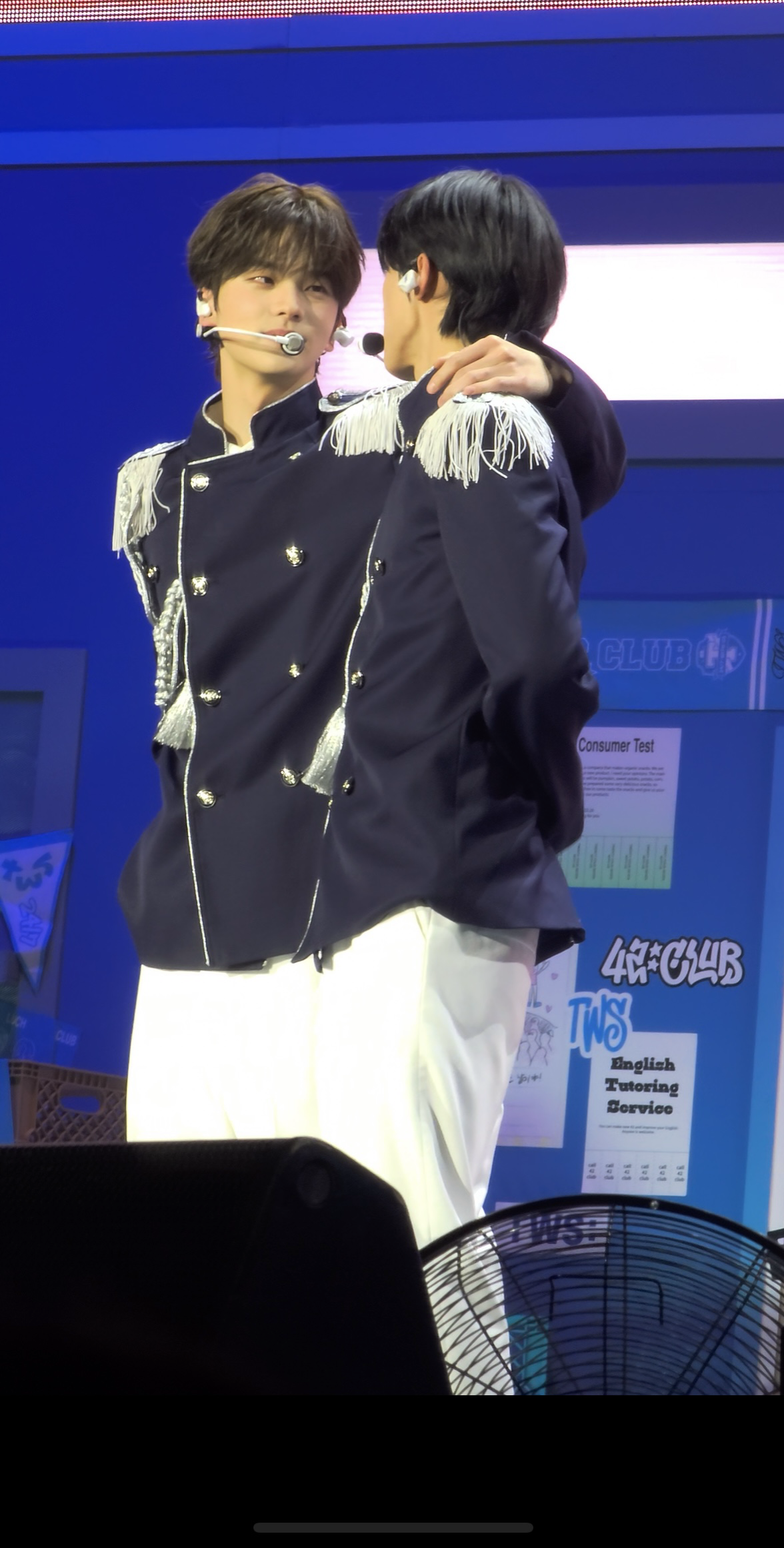 A heartfelt wallpaper shared by TWS's fans