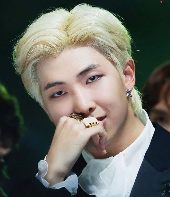 Behind-the-scenes cut of RM (BTS)