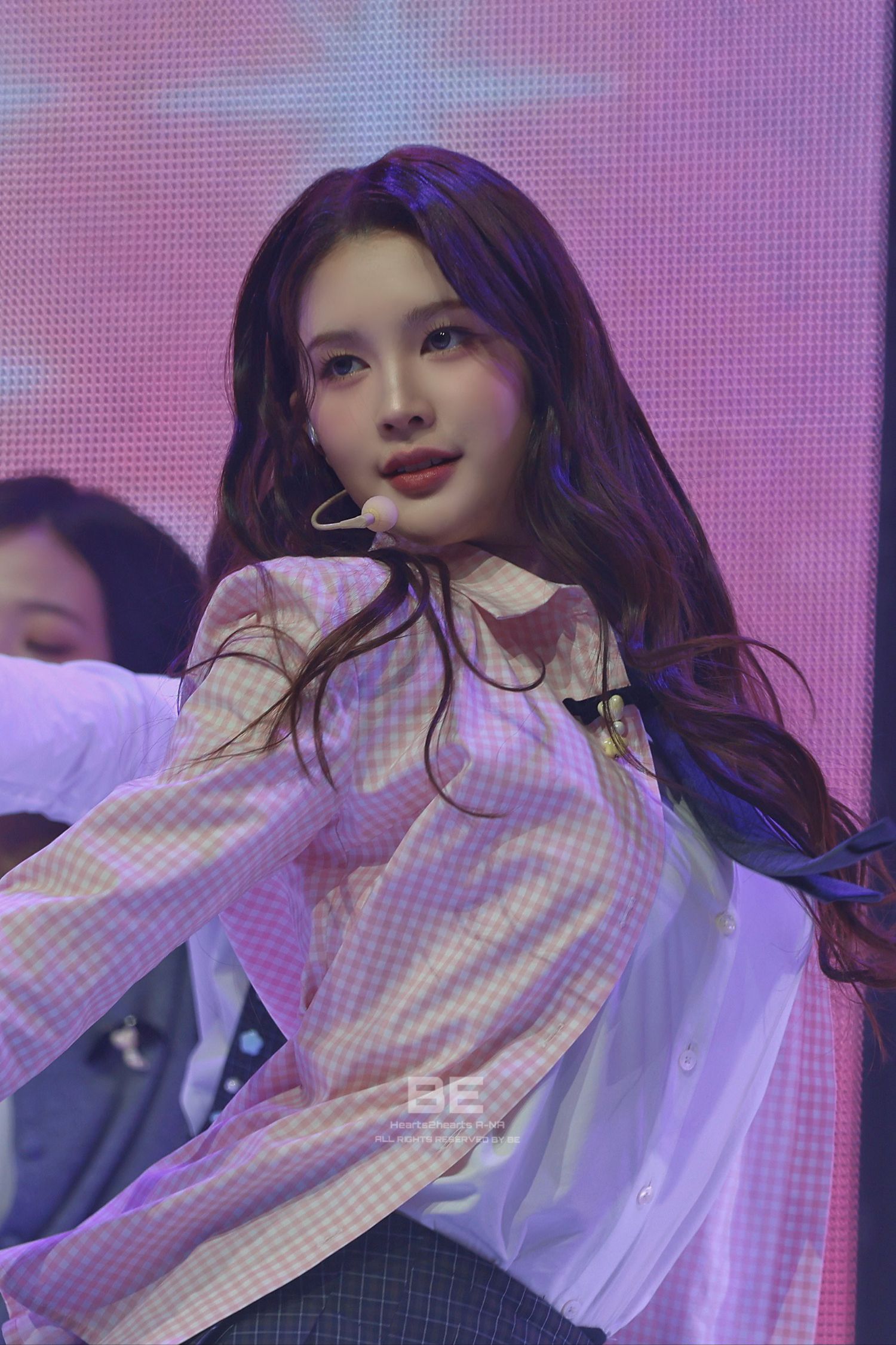 A moment captured by A-na (Hearts2Hearts)'s fan