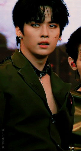 Latest photo of Lee Know (Stray Kids)