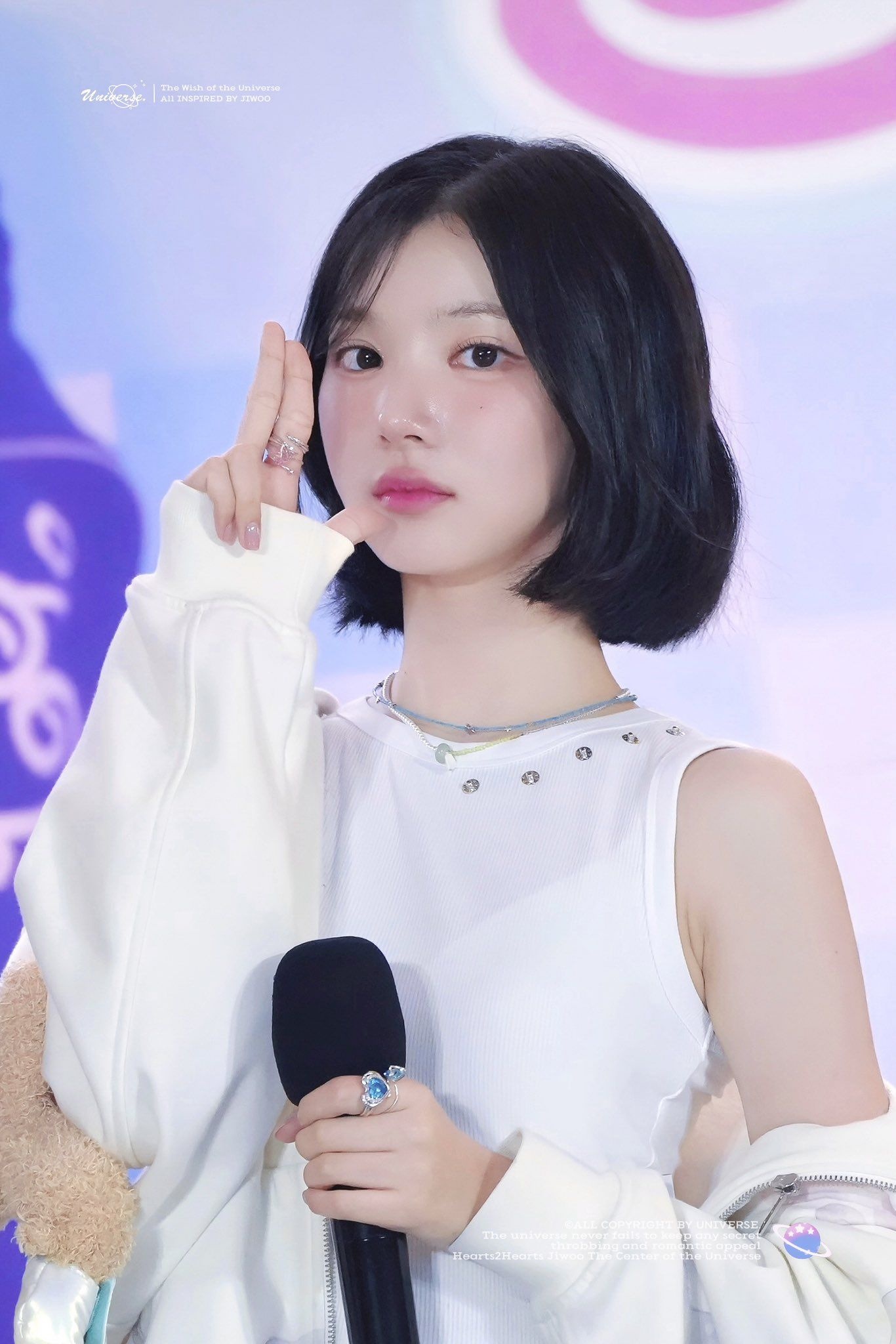 A moment captured by Jiwoo (Hearts2Hearts)'s fan