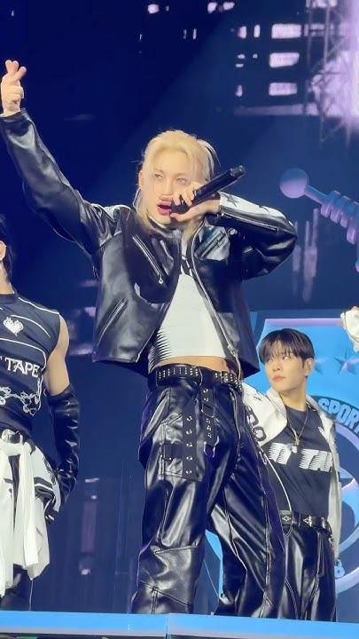 A heartfelt wallpaper shared by Felix (Stray Kids)'s fans