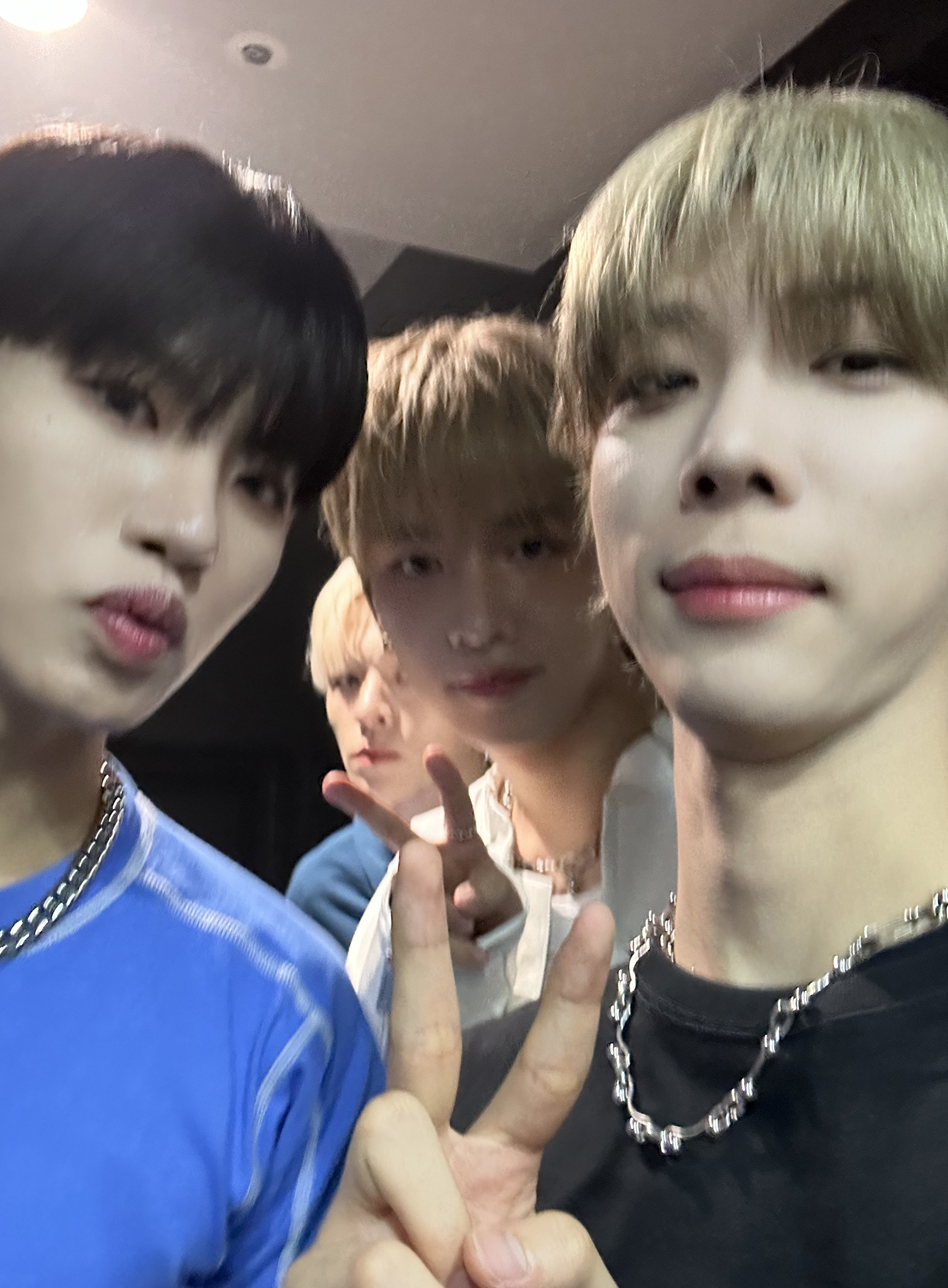 Potret di balik layar Huiwon (n.SSign)