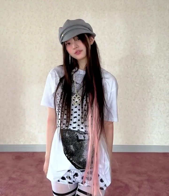 Behind-the-scenes cut of Minju (ILLIT)