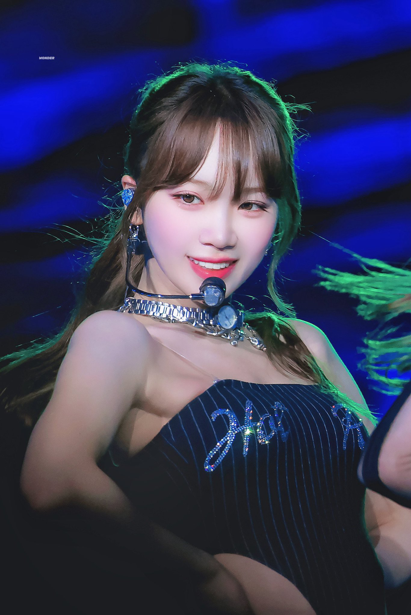 A moment captured by Kim Chaewon (LE SSERAFIM)'s fan