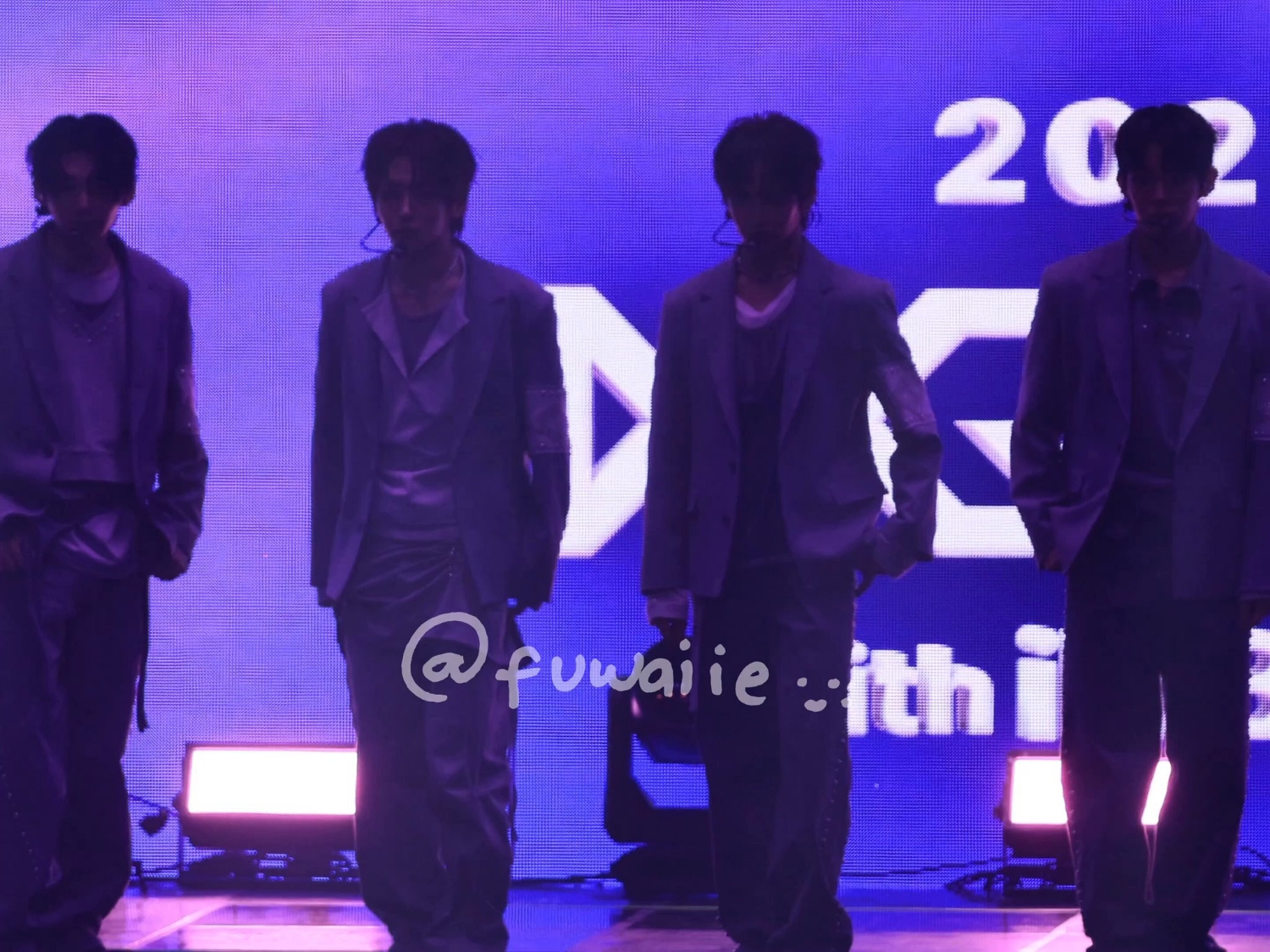 Behind-the-scenes cut of JL (AHOF)