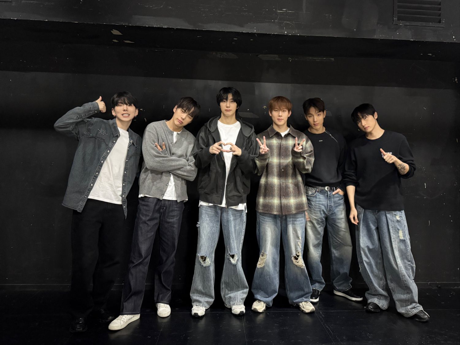 Behind-the-scenes cut of MONSTA X