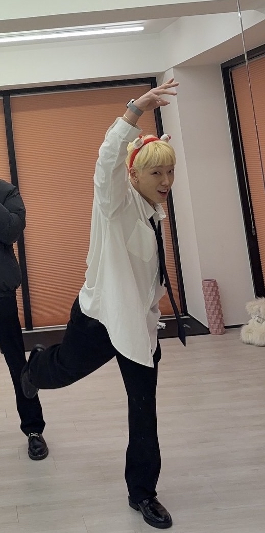 The most beloved wallpaper among BOBBY (iKON)'s fans