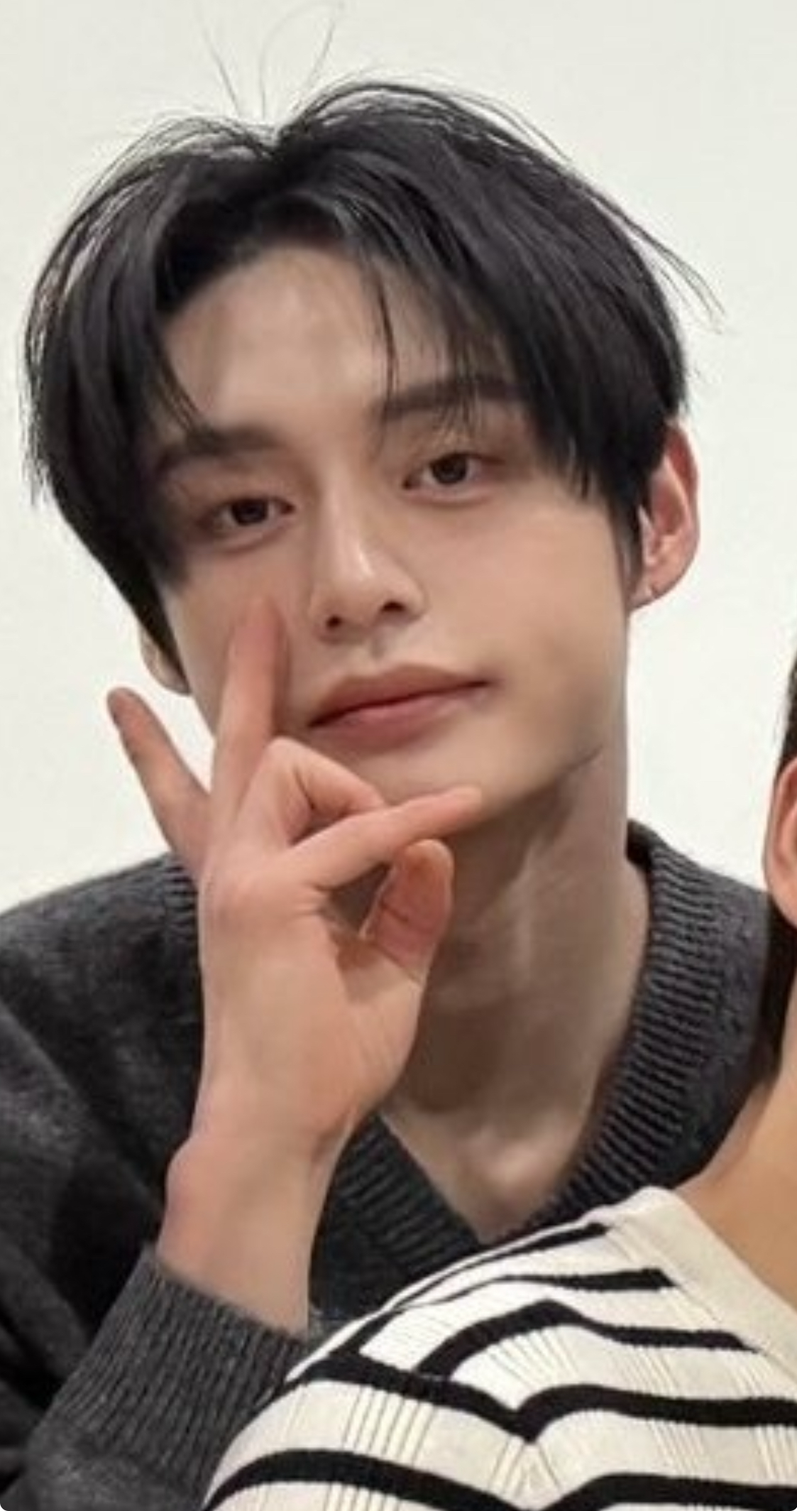 A heartfelt wallpaper shared by Kim Jiwoong (ZEROBASEONE)'s fans