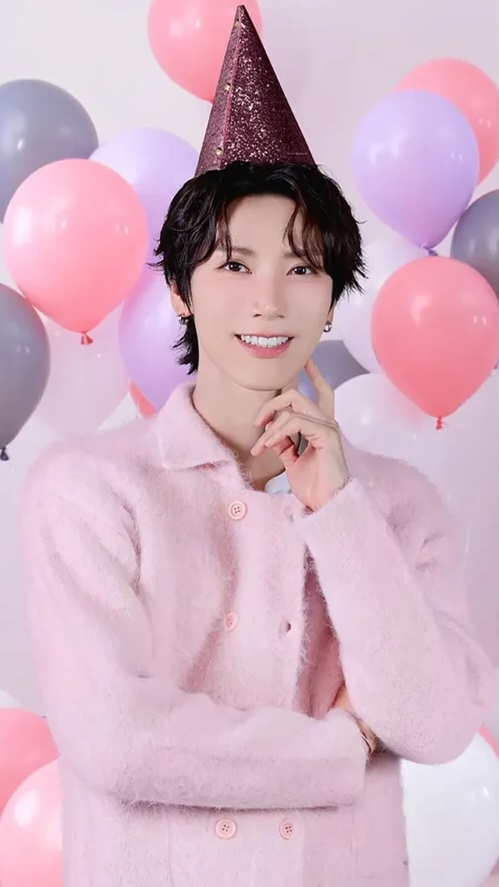 A heartfelt wallpaper shared by TEN (WayV)'s fans