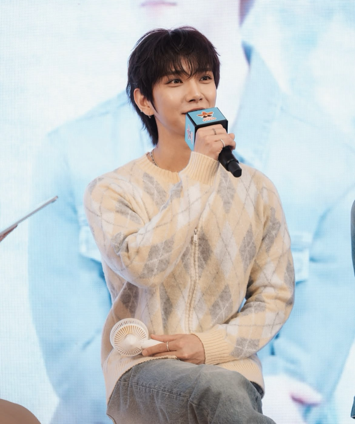 Latest photo of Joshua (SEVENTEEN)