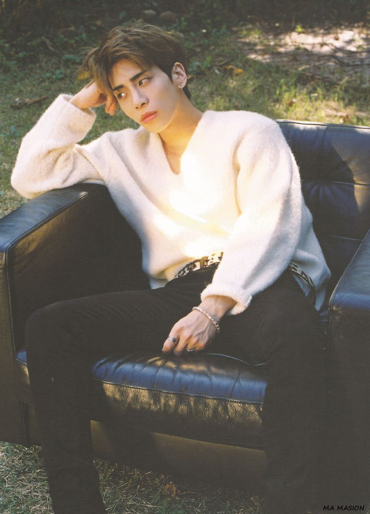 Latest photo of Jonghyun (SHINee)