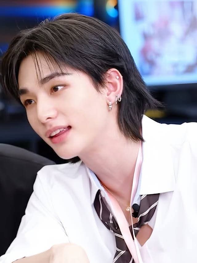 Latest photo of Hyunjin (Stray Kids)
