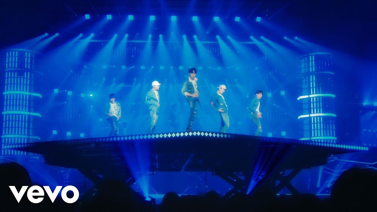 Behind-the-scenes cut of SHINee