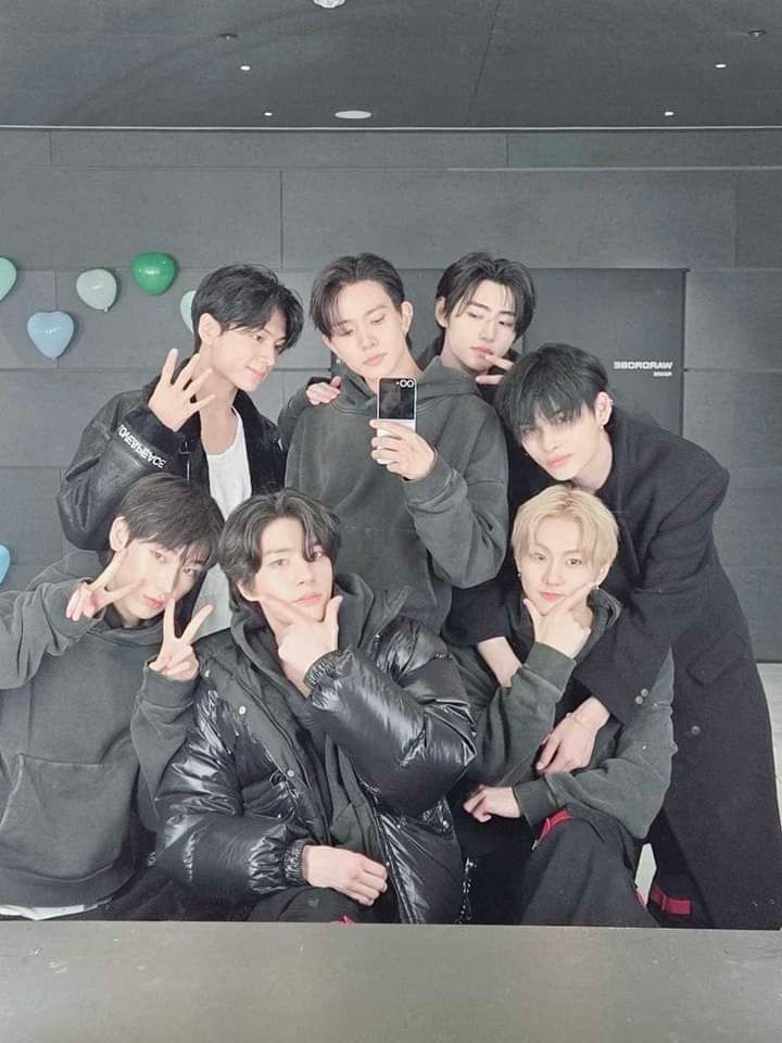 Foto terbaru ENHYPEN