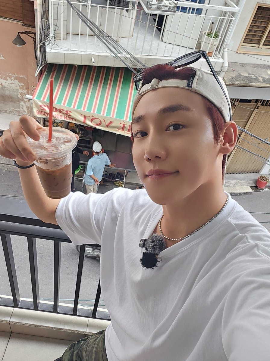 A moment captured by GoldenChild's fan