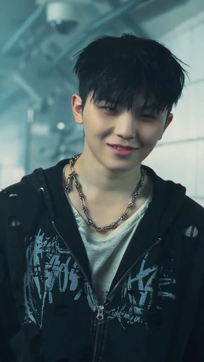 Latest photo of Woozi (SEVENTEEN)