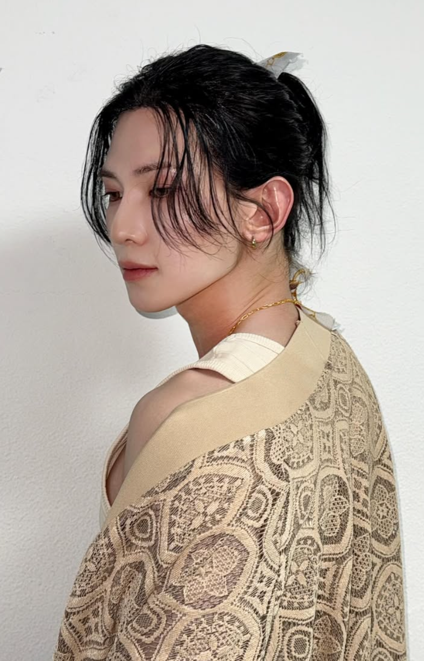 Recent activity shot of Yeosang (ATEEZ)