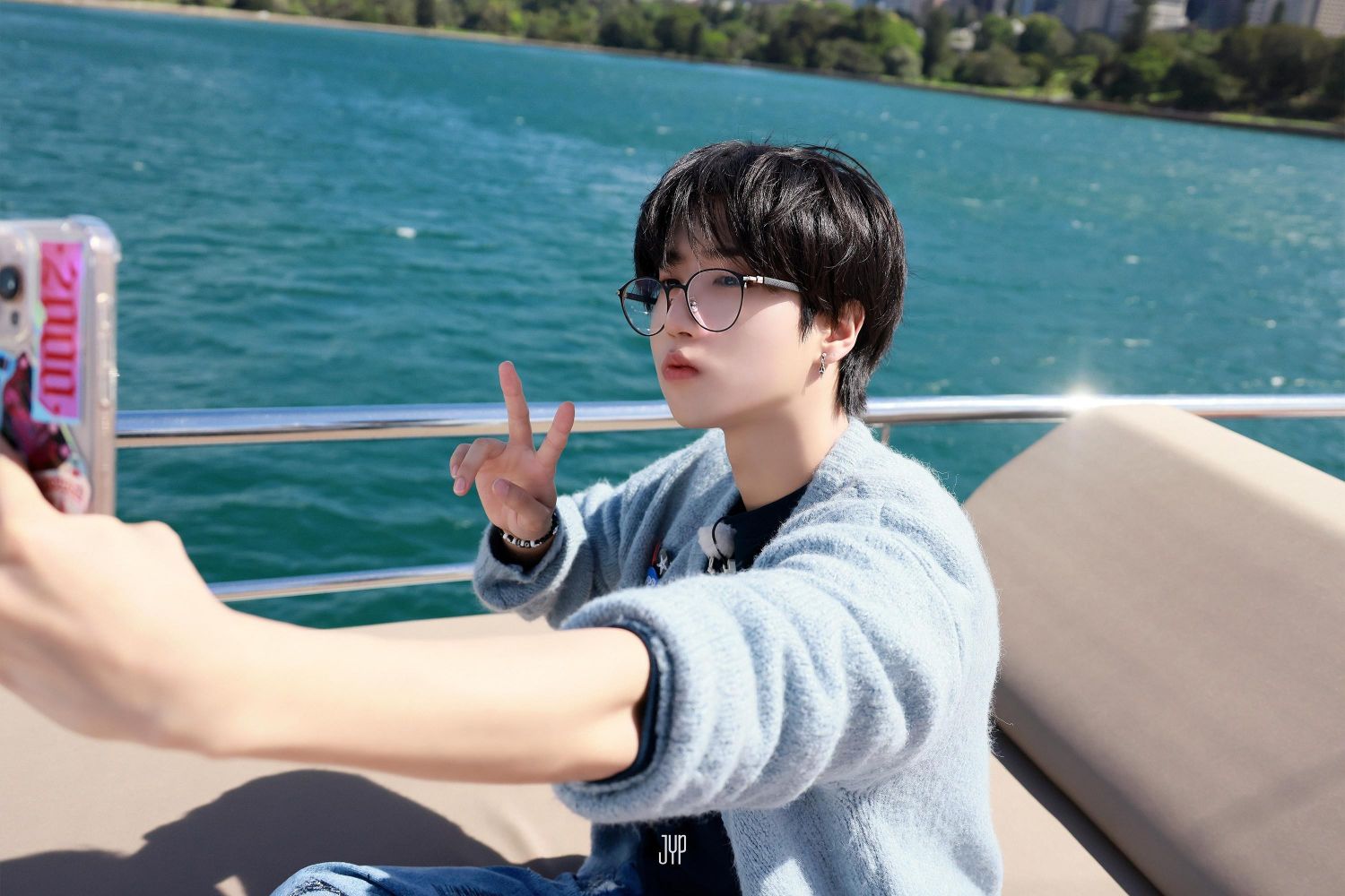 Behind-the-scenes cut of HAN (Stray Kids)