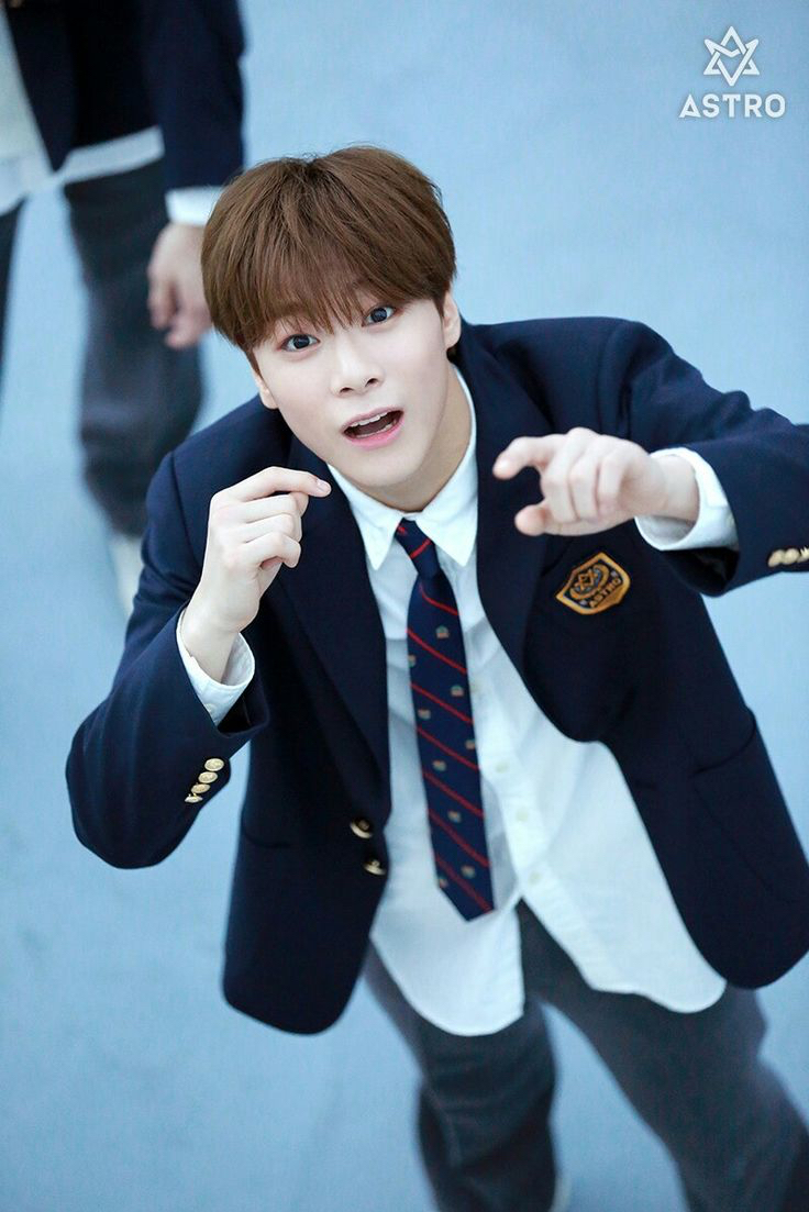 A moment captured by Moonbin (ASTRO)'s fan