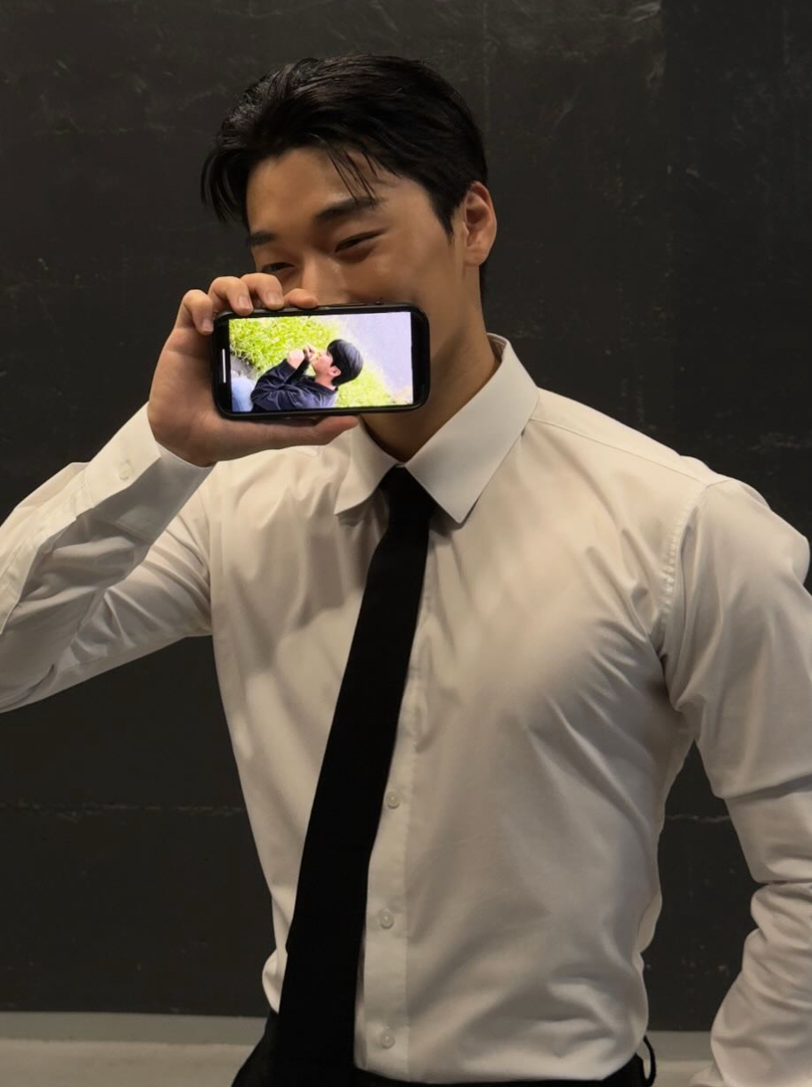 Behind-the-scenes cut of San (ATEEZ)