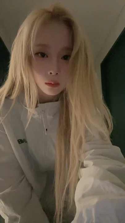 윈터 (에스파) 최근 활동샷