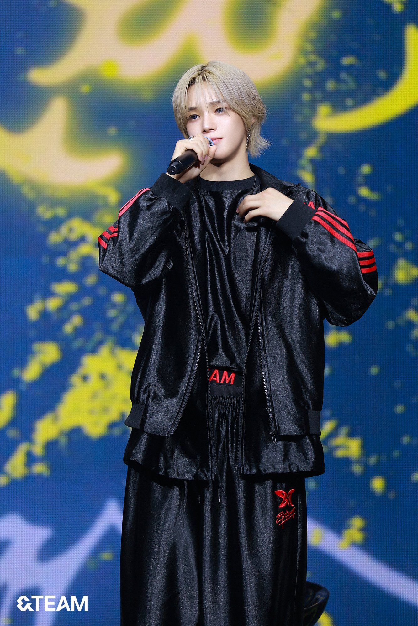 A moment captured by K (&TEAM)'s fan