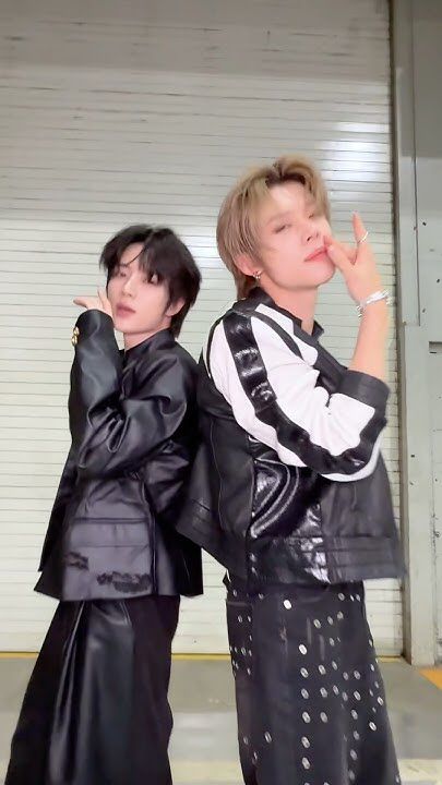 然竣 (TOMORROW X TOGETHER)的最新活动照片