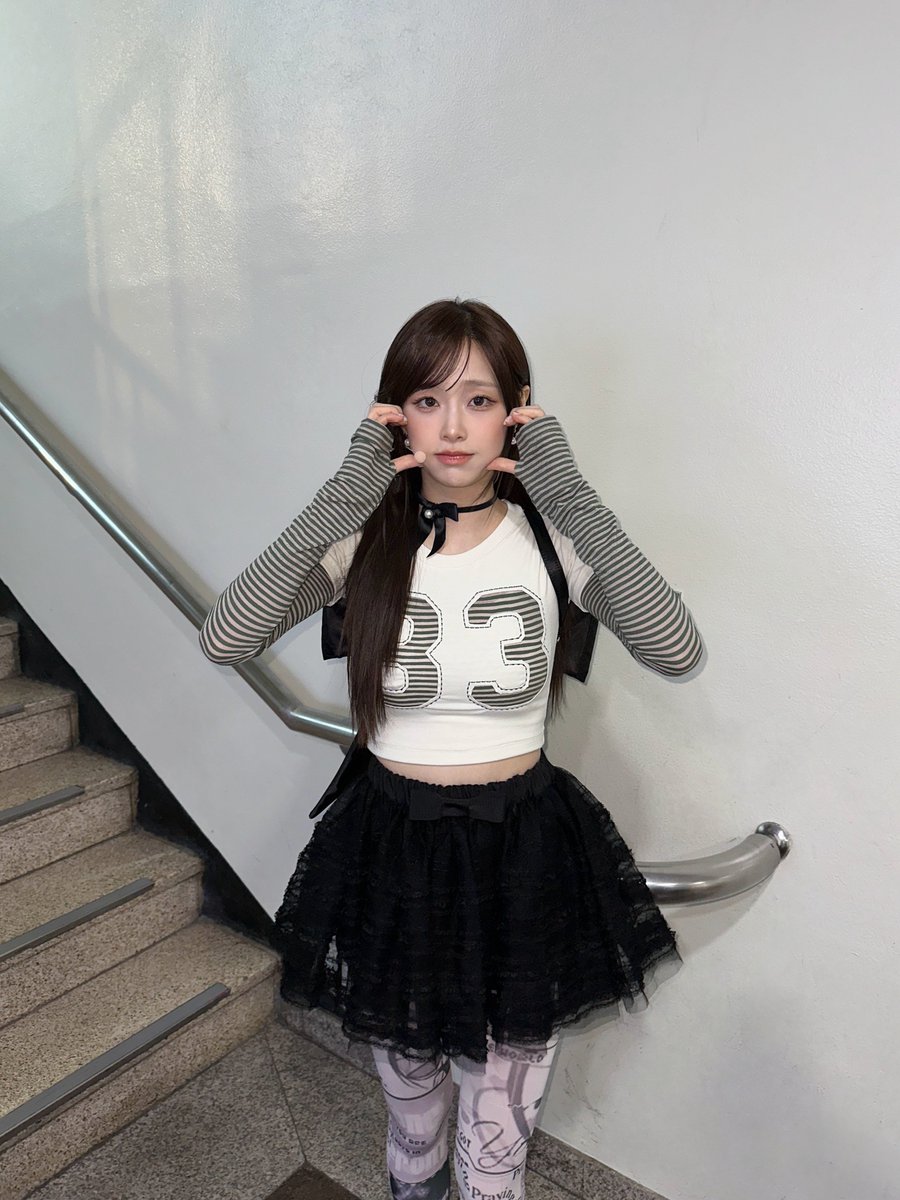 Behind-the-scenes cut of Chuu