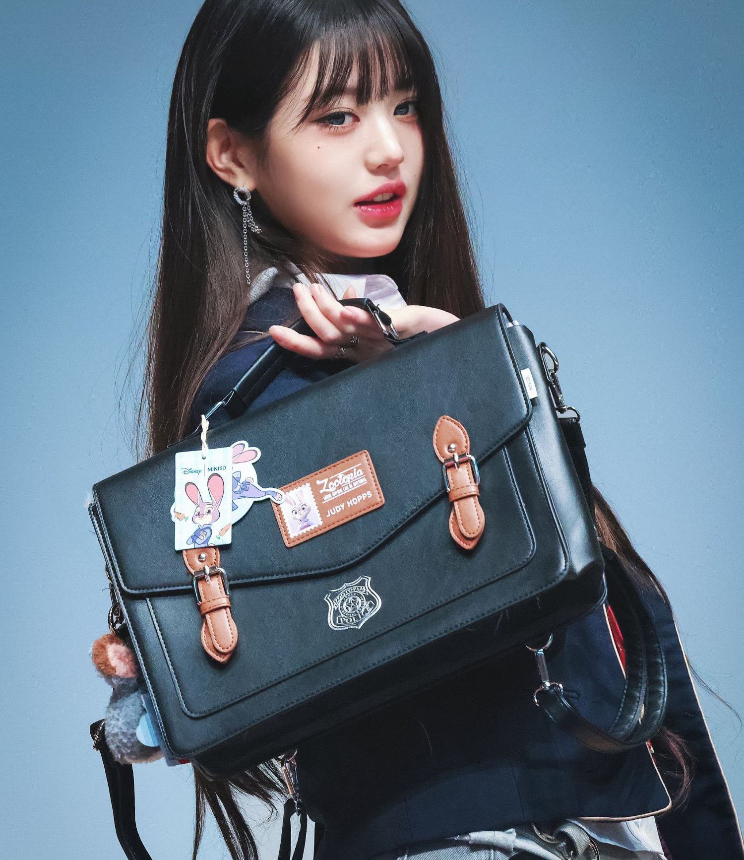 Recent activity shot of Jang Wonyoung (IVE)