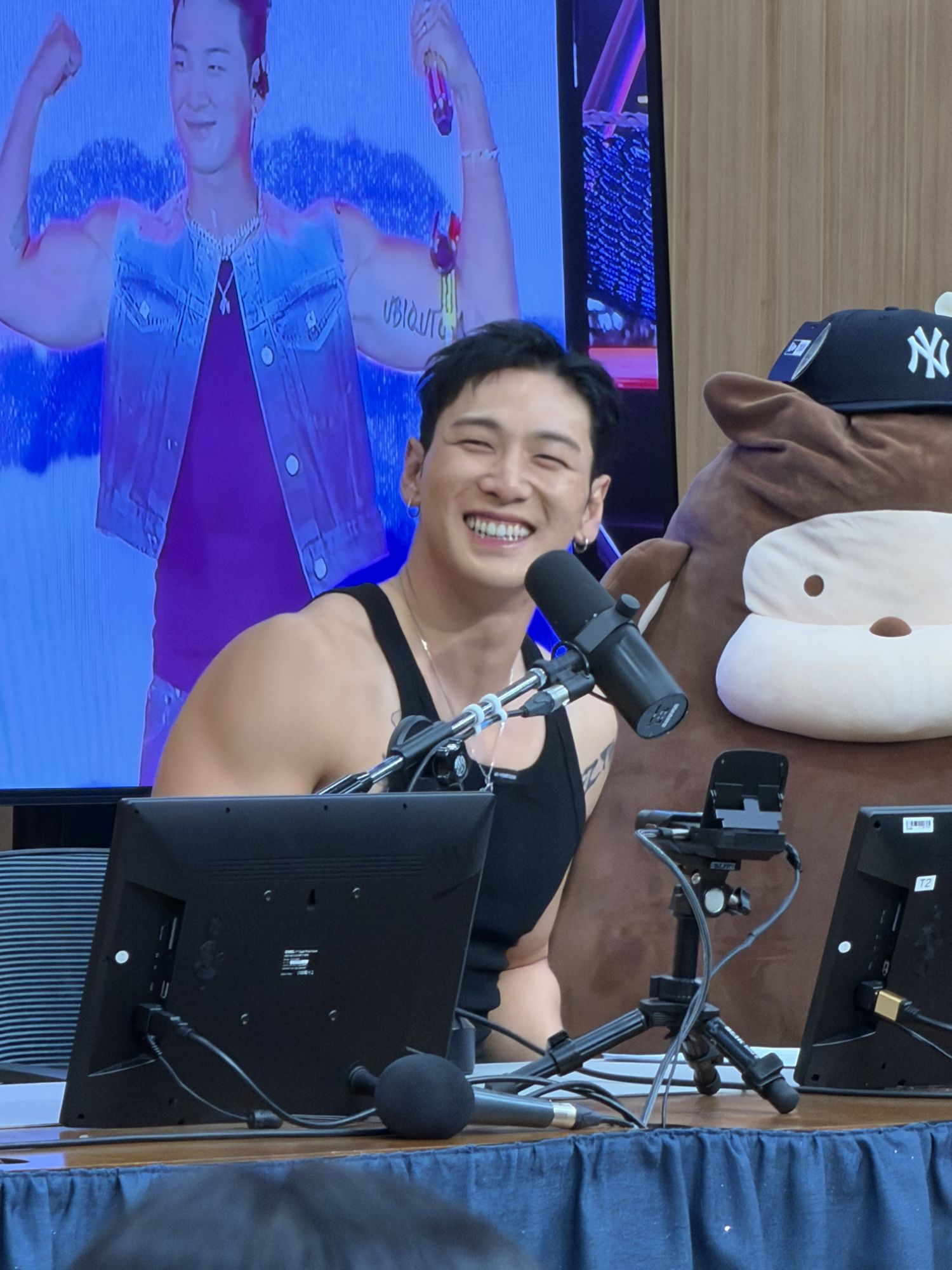 Foto aktivitas terbaru Baekho