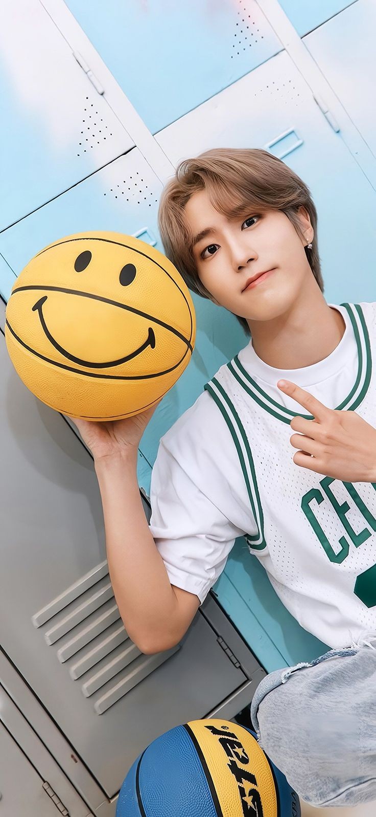 Today's most popular wallpaper in the HAN (Stray Kids) community