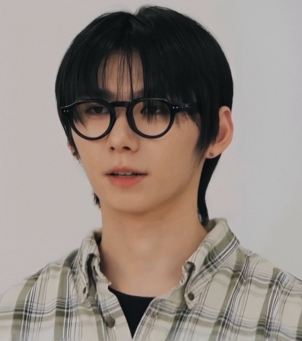 Behind-the-scenes cut of Park Han (AHOF)