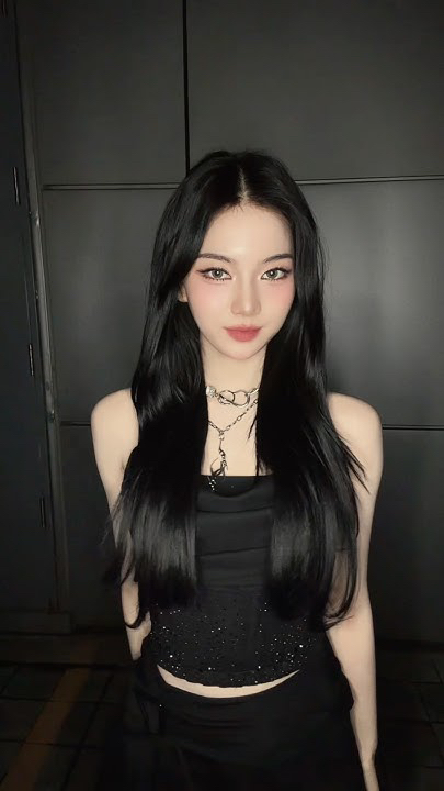 Behind-the-scenes cut of STAYC