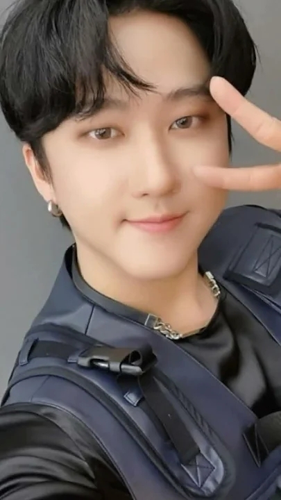 Latest photo of Changbin (Stray Kids)