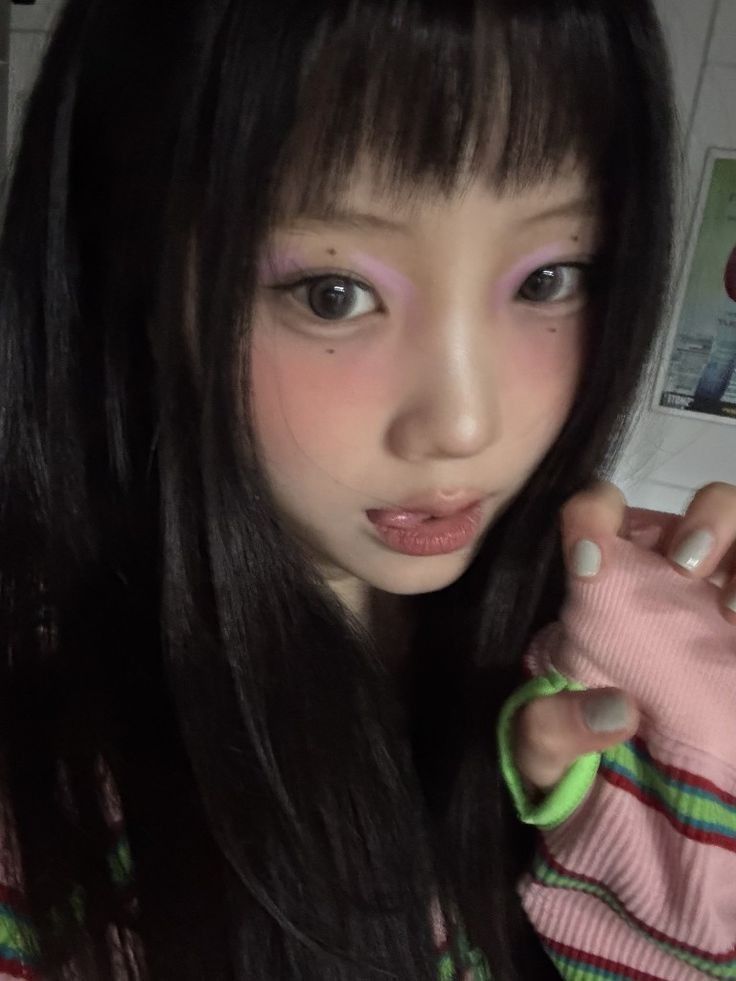 Recent activity shot of Wonhee (ILLIT)