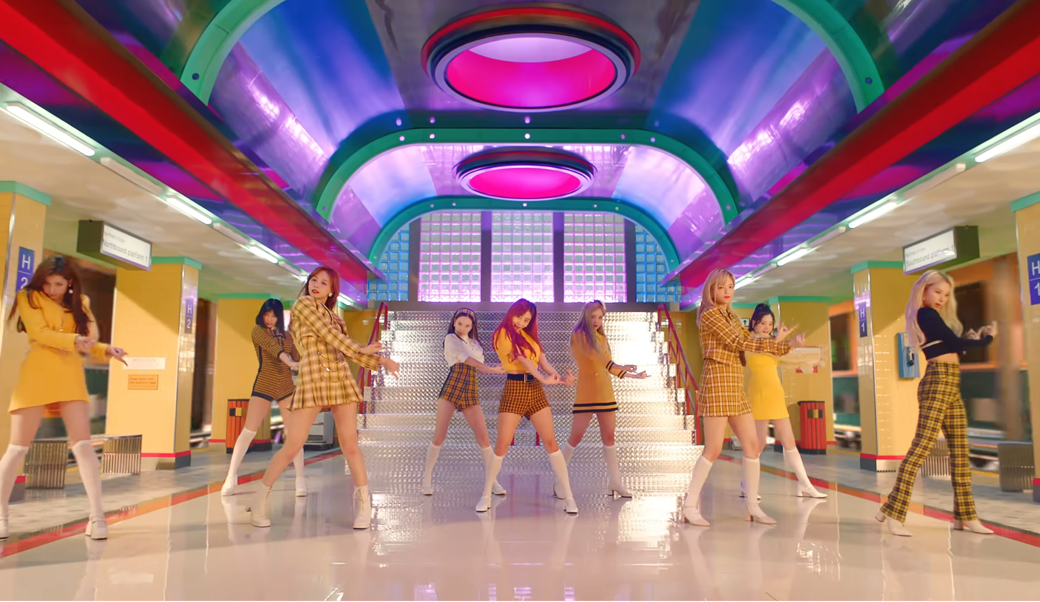 Behind-the-scenes cut of Jihyo (TWICE)