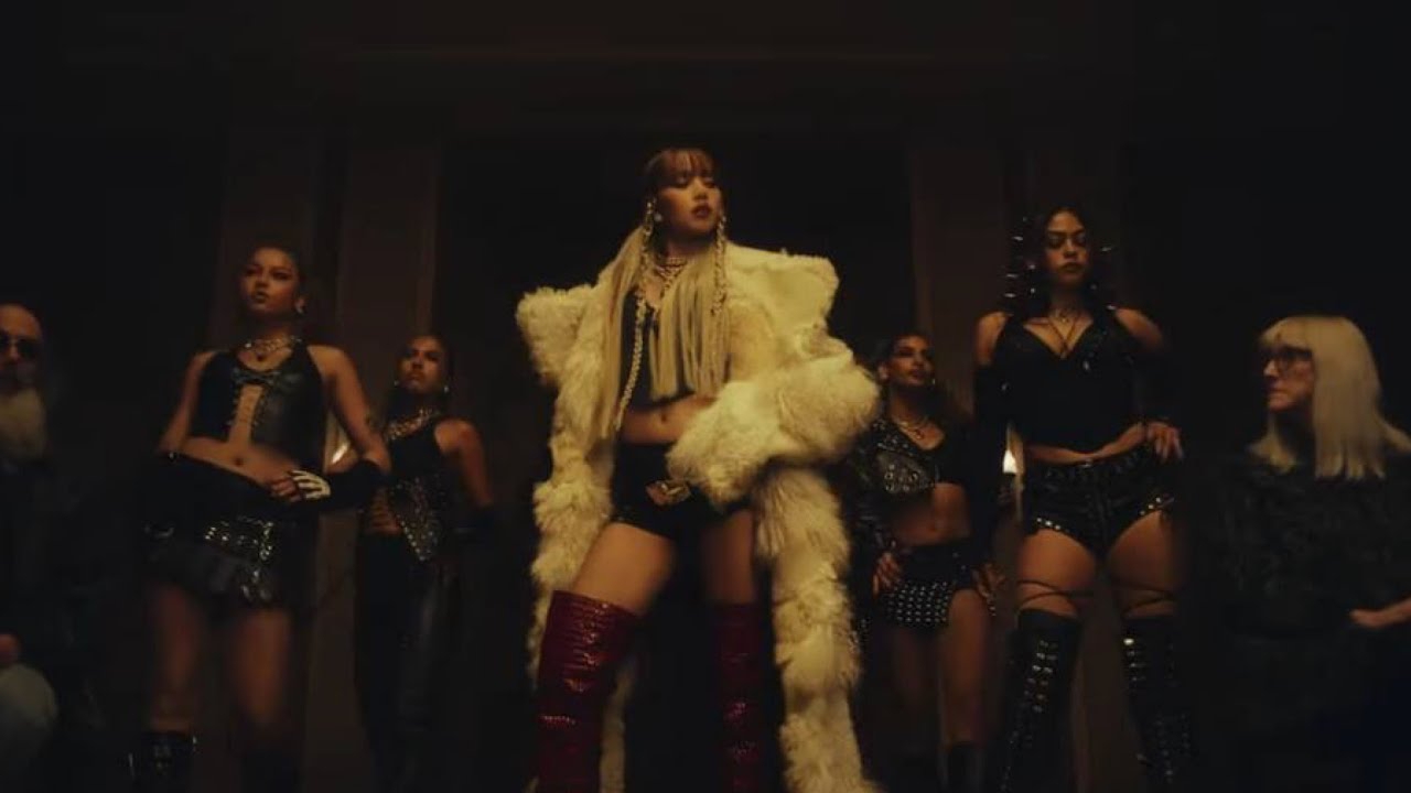 Lisa (BLACKPINK)的最新照片
