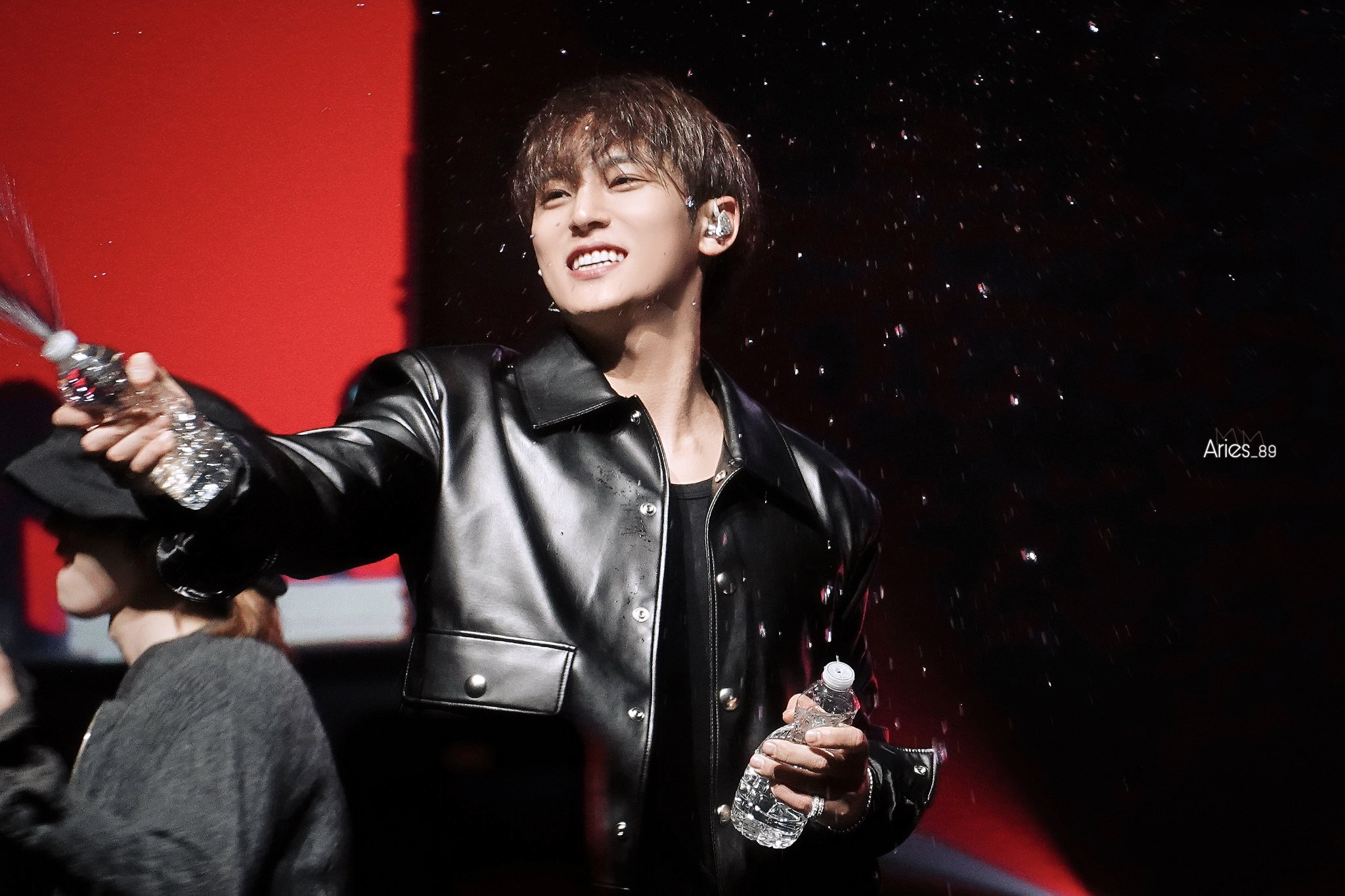 A moment captured by Mingyu (SEVENTEEN)'s fan